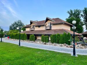 Taman di luar Moravska Obala - Prenoćište i Restoran