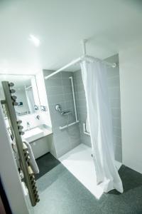 Koupelna v ubytování Best Western Eden SPA