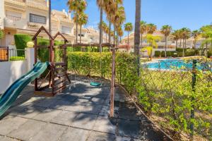 Bazén v ubytování 1107 Marbella Beach Front House nebo v jeho okolí