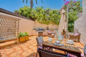 Patio nebo venkovní prostory v ubytování 1107 Marbella Beach Front House