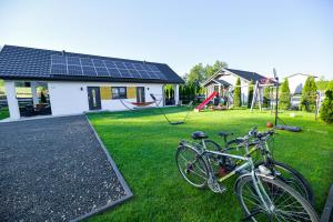 Jízda na kole v ubytování Domki Pod Skarpą Zator nebo okolí