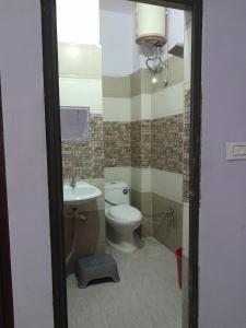 Et badeværelse på Raghuvanshi Home Stay