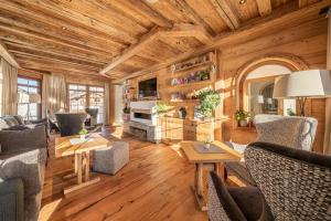 Posedenie v ubytovaní Burghotel Alpenglühn
