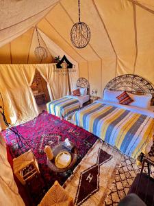 Afbeelding uit fotogalerij van Enjoy Luxury Camp in Merzouga