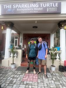 Hóspedes ficando em The Sparkling Turtle Backpackers Hostel