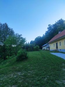 Zgradba, v kateri se nahaja apartma