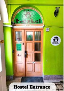 Exteriér alebo vchod do ubytovania Black Sheep Budapest Smart Rooms