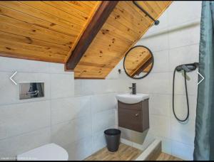 Koupelna v ubytování Idea Domki I Apartamenty Całoroczne + 10 fotografií