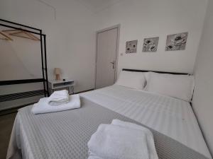 Postel nebo postele na pokoji v ubytování Alana apartment