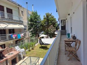 Balkón nebo terasa v ubytování Alana apartment