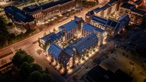 El edificio en el que está el aparthotel