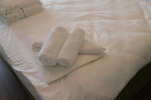 Biond Hotel客房内的一张或多张床位
