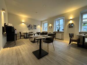 Ein Sitzbereich in der Unterkunft Simplex Stays Hotel Quartier 8