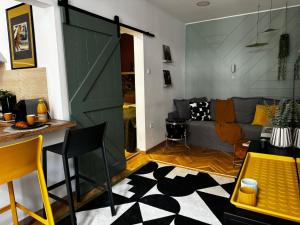 Posedenie v ubytovaní Music Designed Apartmant WestEnd