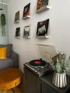 Posedenie v ubytovaní Music Designed Apartmant WestEnd