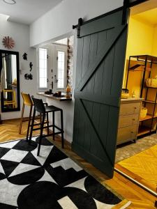 Posteľ alebo postele v izbe v ubytovaní Music Designed Apartmant WestEnd