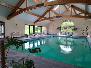 Bazén v ubytování Cha Cha de Loup Luxe B&B - Vakantiewoning nebo v jeho okolí