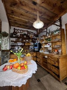 Jedlo v ubytovaní bed & breakfast alebo blízkom okolí