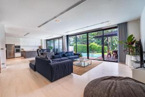 Χώρος καθιστικού στο 拉威Eva11三卧沙滩别墅 出门就是大海 三个卧室都是海景独卫