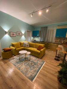 Χώρος καθιστικού στο Art crafted flat in city center