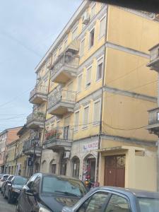 Το κτήριο όπου στεγάζεται  το διαμέρισμα