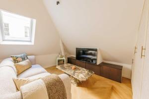 Luxurious apartment in the heart of Paris 1BDR