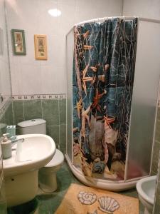 Koupelna v ubytování Самостоятелни стаи Виктория + 11 fotografií