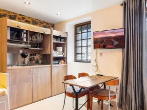 Kuchyň nebo kuchyňský kout v ubytování Relais Saint Aubin