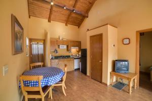 Gallery image of Peaceful Reliance Cabin with Deck on Hiwassee River! in Austral