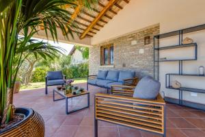 Khu vực ghế ngồi tại La Dolce Villa