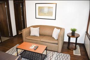 Gallery image of Expansive Charm in Every Corner 7 bedroom in Cleveland +65 photos