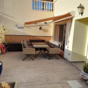 Posezení v ubytování "EL RINCON" naturist boutique apartment
