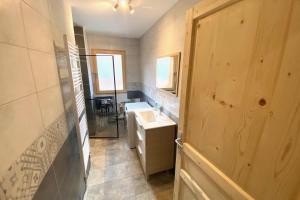 Φωτογραφία από το άλμπουμ του Apartment for 4 to 6 people with a 60m terrace σε Saint-Jean-de-Maurienne
