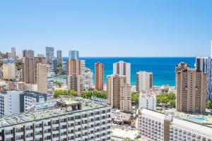 Nespecifikovaný výhled na destinaci Benidorm nebo výhled na město při pohledu z apartmánu