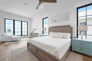 Katil atau katil-katil dalam bilik di Searenity at Eleanor Beach +81 gambar