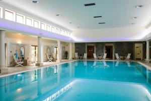 
The swimming pool at or close to Tre-Ysgawen Hall & Spa
