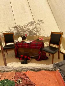 Posezení v ubytování #Y5 Lumberjack Lounge Yurt