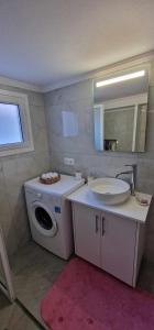 Ένα μπάνιο στο Filippos Home