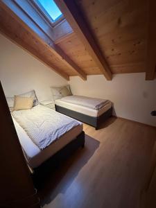 Postel nebo postele na pokoji v ubytování Ferienwohnung Klou