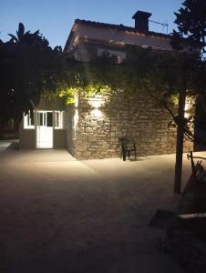 Το κτήριο όπου στεγάζεται  το διαμέρισμα