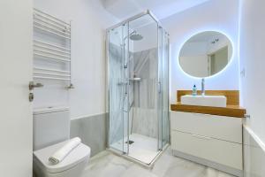 Ванная комната в Abando Station Pintxos by Next Stop Bilbao +29 фотографий