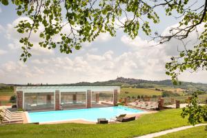 Bazén v ubytování BELVEDERE MONFERRATO Relais & Wellness nebo v jeho okolí