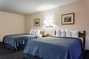 Postel nebo postele na pokoji v ubytování Quality Inn & Suites Goldendale