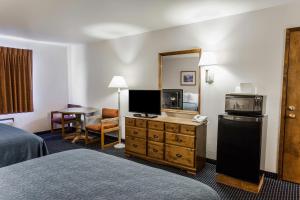 Kuchyň nebo kuchyňský kout v ubytování Quality Inn & Suites Goldendale