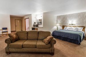 Postel nebo postele na pokoji v ubytování Quality Inn & Suites Goldendale