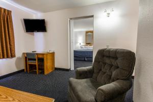 TV a/nebo společenská místnost v ubytování Quality Inn & Suites Goldendale