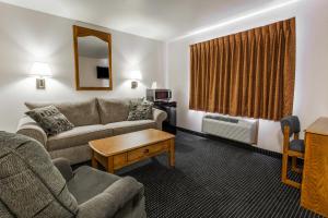 Posezení v ubytování Quality Inn & Suites Goldendale