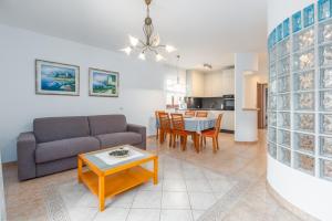 Η κουζίνα ή μικρή κουζίνα στο Apartment Vrsar 17473b
