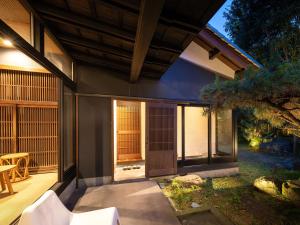 حديقة خارج Machiya Hotel oyado baison