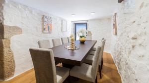 Posezení v ubytování Quintinha Sao Martinho Luxury 2 Suites Villa Padrao With Sauna